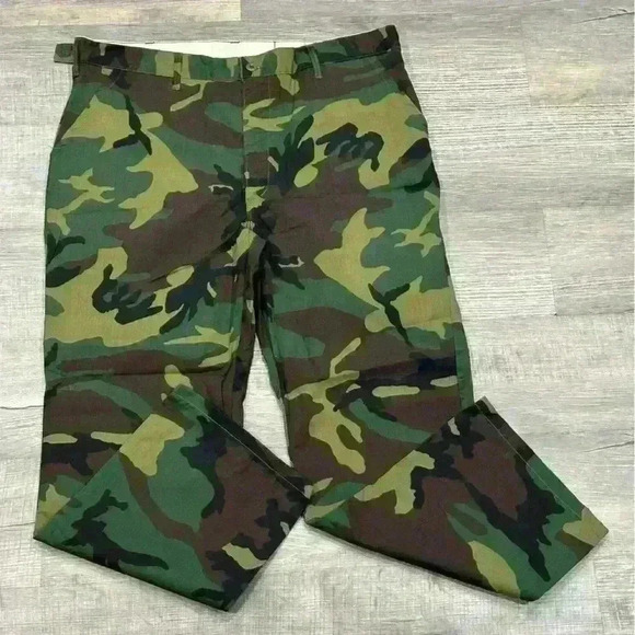 NWOT Vintage Saftbak Woodland Camo Cargo Pants Size 42x31 XL Hunting Made In USA - Picture 1 of 16